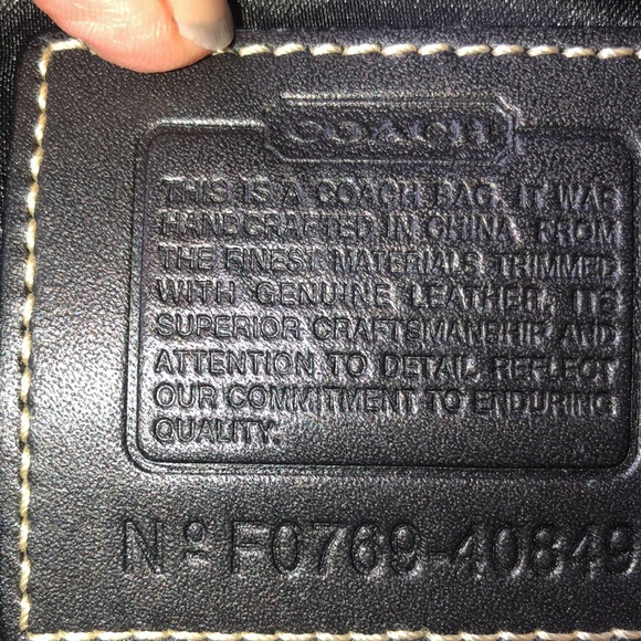 Coach crossbody. Traditional style. - Picture 5 of 6